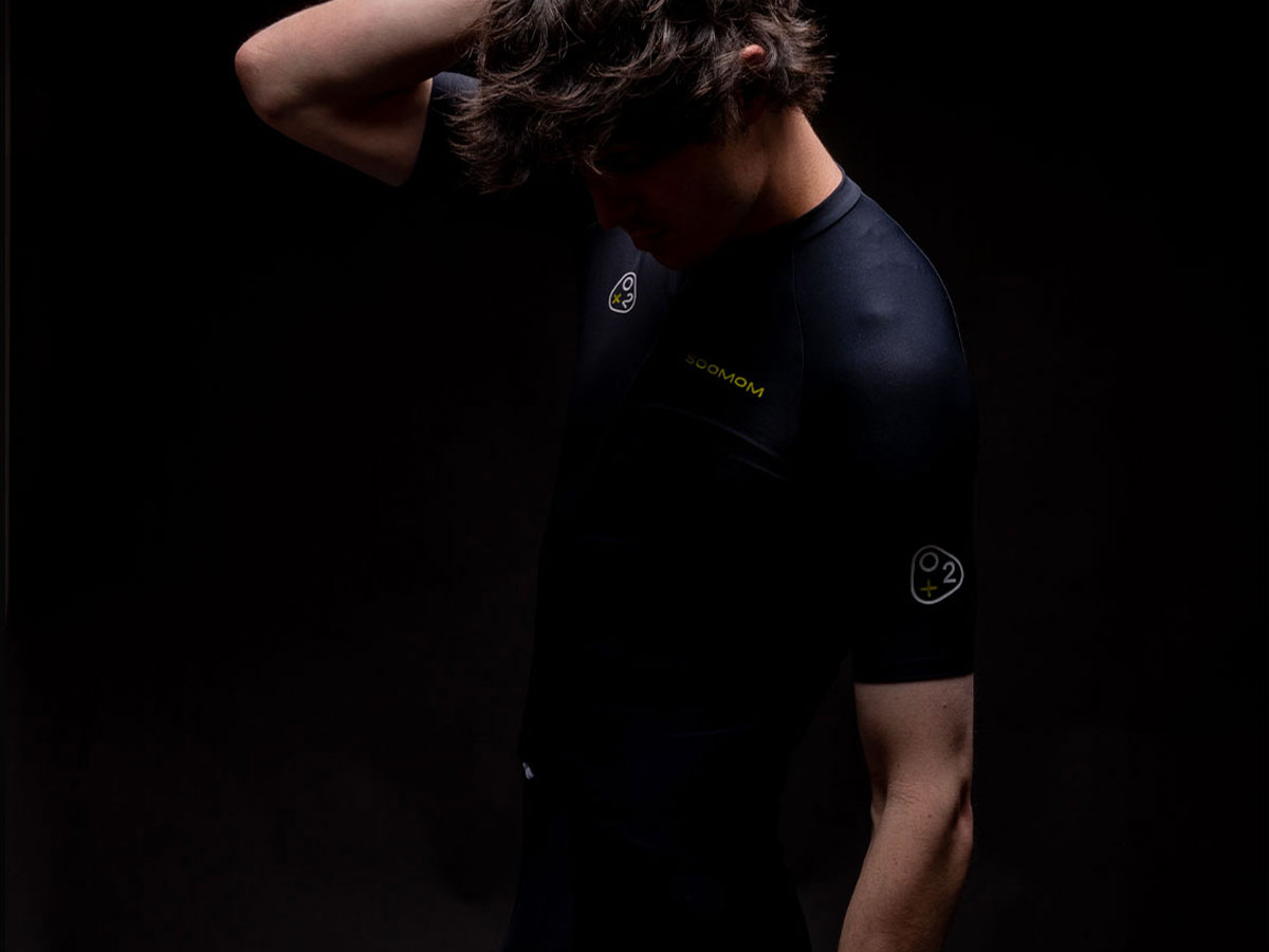 O2+ portrait — female, O2+ badge